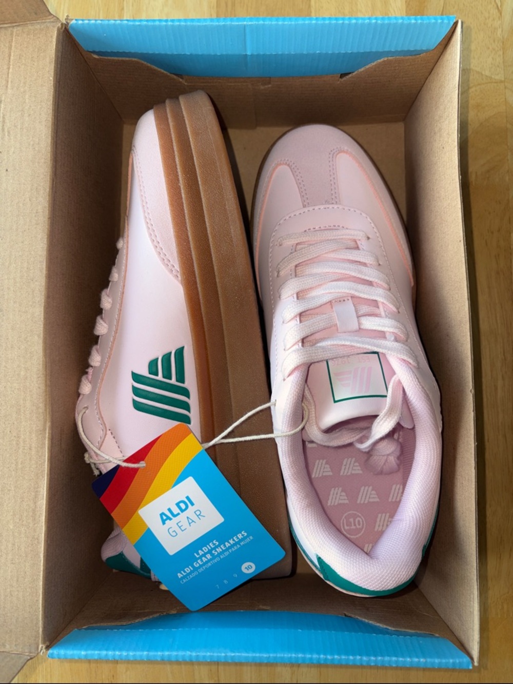 🩷 Aldi Gear Limited Edition Sneakers! Size 10. New in box!